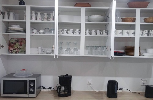 Guebwiller Apartment | Spacieux et Serein Avec Patio, Barbecue et Wifi