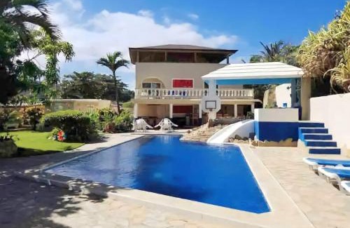 Cabarete Villa | Spacious 7 bedroom Oceanfront Villa in Cabarete, Dominican Republic