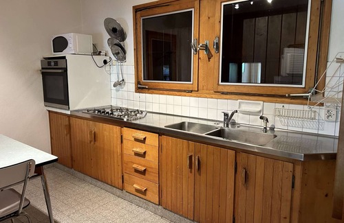 Notre-Dame-de-Bellecombe Ski Chalet | Spacious chalet 8 rooms, 14 people, near slopes, with parking