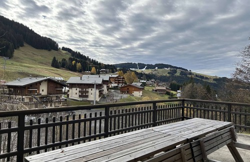 Notre-Dame-de-Bellecombe Ski Chalet | Spacious chalet 8 rooms, 14 people, near slopes, with parking