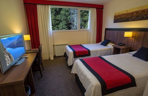 San Carlos de Bariloche Hotel | Spacious Room Perfect for Scenic Escapes - with Heated Indoor Swimming Pool