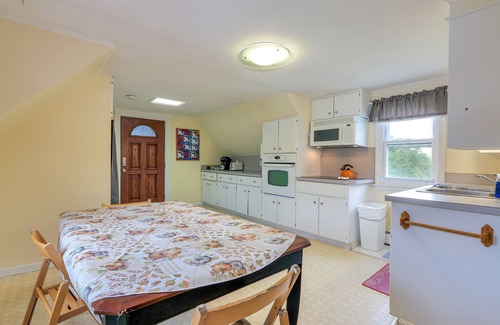 Ellsworth Cottage | Spacious 1 Bedroom Apt w/King Bed Full Kitchen & Bathroom
