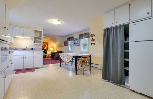 Ellsworth Cottage | Spacious 1 Bedroom Apt w/King Bed Full Kitchen & Bathroom