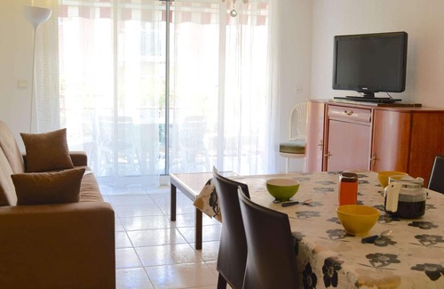Saint-Raphael Apartment | Spacious 1BR Apt with Large Terrace, Near Sea and Station, Garage Included - Saint-Raphaël
