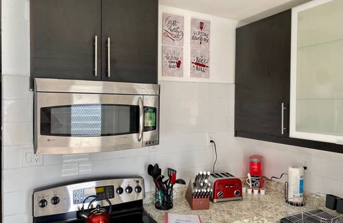 Poinsettia Heights Apartment | Spacious 1BR, Central AC, Real Desk & Office Chair