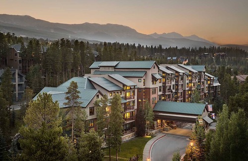 Peak 9 Resort | Spacious 1BR Plus w/Fireplace, Full Kitchen & Washer/Dryer