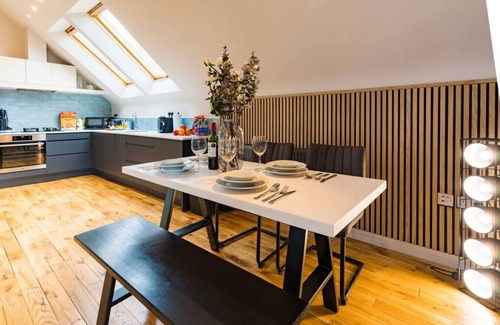 Roath Apartment | Spacious 2 Bed Loft Apartment