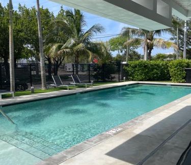 North Miami Apartment | Spacious 2 Bedroom, 2 Bathroom condo with heated outdoor pool and jacuzzi!