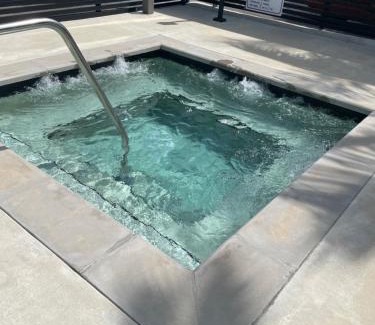 North Miami Apartment | Spacious 2 Bedroom, 2 Bathroom condo with heated outdoor pool and jacuzzi!