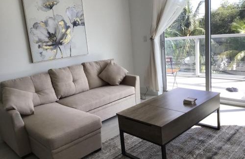 North Miami Apartment | Spacious 2 Bedroom, 2 Bathroom condo with heated outdoor pool and jacuzzi!
