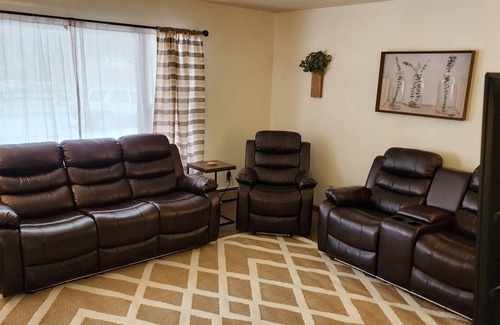 Thomasboro Apartment | Spacious 2 bedroom apartment