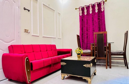 Lahore Apartment | Spacious 2 Bedroom Apartment with AC and Kitchen near Mall Road Lahore