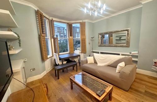 Dartmouth Park Apartment | Spacious 2 bedroom apartment