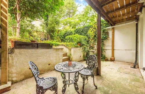 Cantelowes Apartment | Spacious 2 Bedroom Flat Near Camden Town with Garden