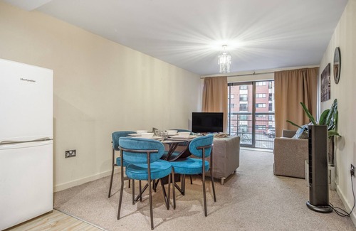 Bordesley Apartment | Spacious 2-Bedroom Flat in Birmingham – Ideal for Long-Term Stays