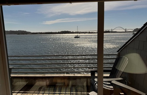 Newport Apartment | Spacious 2-Bedroom Townhome with Balcony & Marina