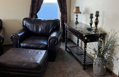 Cedar Rapids - Iowa City House | Spacious 2 bedroom 2 bath house . Quiet and friendly neighborhood