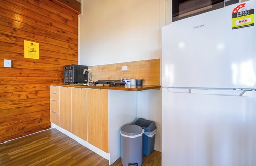 Whangarei House | Spacious 2-Bedroom with Stunning Balcony Views (Shared Amentities)