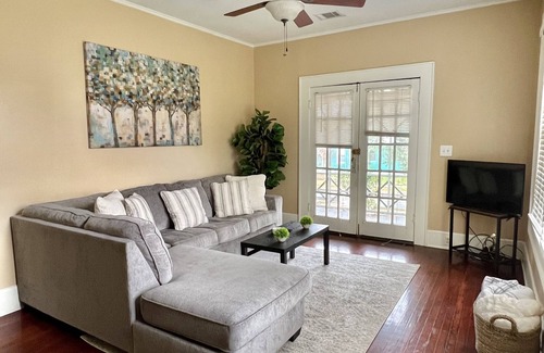 Highland Historic District Apartment | Spacious | 2 Bedrooms | Duplex