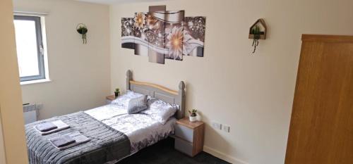 Vauxhall Apartment | Spacious 2BDR Flat for 5 in City Centre