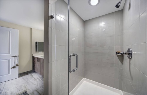 Miami Gardens Apartment | Spacious 2bedroom apartment walking distance from Hardrock stadium and Casino.