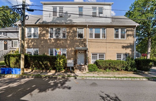 Bloomfield Apartment | Spacious 2BR Condo Near NYC & Newark