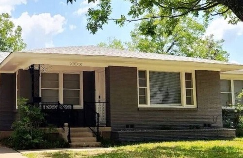 Temple Apartment | Spacious 2BR Duplex | Near Baylor Scott & White