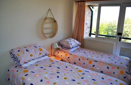 Reid Apartment | Spacious 2BR Heritage a few metres from the City - Hosted by Canstay