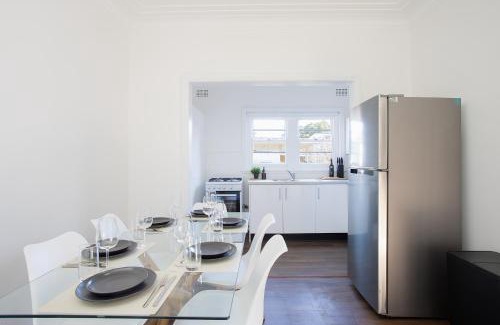 Glebe House | Spacious 2BR Retreat with Garden, BBQ & Free Parking
