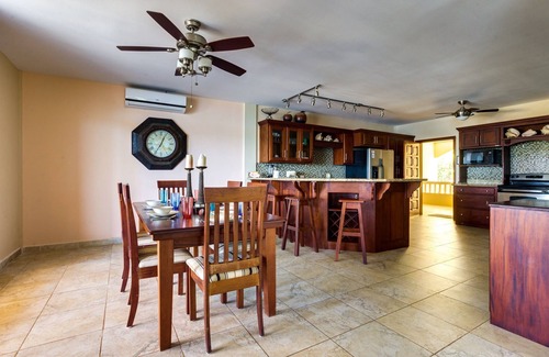 Placencia Villa | Spacious 2BR Villa w/Shared Pool, Beach Views