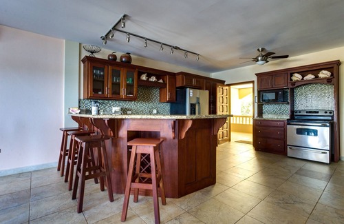 Placencia Villa | Spacious 2BR Villa w/Shared Pool, Beach Views