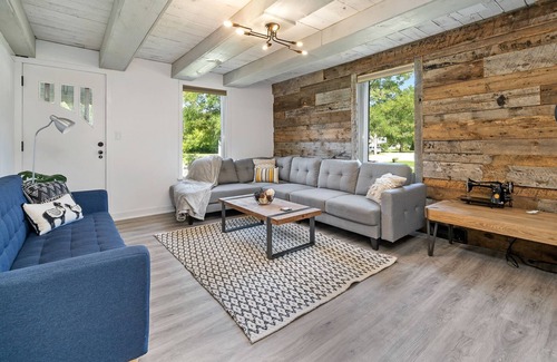 Ameliasburgh House | Spacious 3-Bed County Getaway!