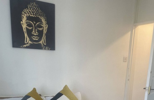 Reading House | Spacious 3 bed in Reading Centre With Parking!