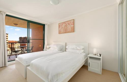Kingsford Apartment | Spacious 3-Bed with Alfresco Dining by Amenities