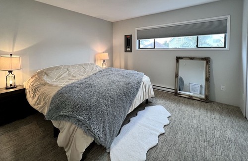 Prince Rupert House | Spacious 3 bedroom/2 baths s/s duplex, newly renovated, new furniture! 🏠🛌🛀☕️