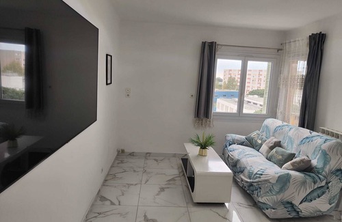 Saint-Augustin Apartment | Spacious 3-bedroom apartment with balcony