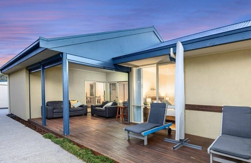 Tootgarook House | Spacious 3 bedroom family holiday house (sleeps 8)