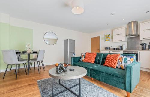 Leicester City Centre Apartment | Spacious 3-Bedroom Flat, Family-Friendly, Central Location, Fast Wi-Fi, Guests 7