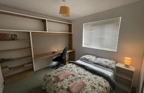 Somers Town Apartment | Spacious 3 Bedroom Flat in Central London