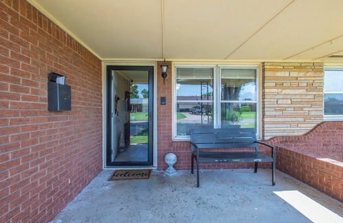Del City House | Spacious 3-Bedroom Home - Pet Friendly with Fenced Backyard