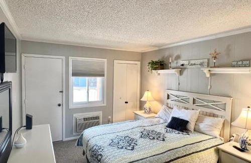 North Ocean City House | Spacious 3-Bedroom Ocean Block Condo in North Ocean City Steps to the Beach