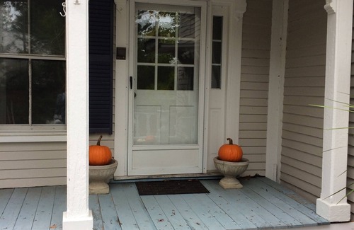 Damariscotta Apartment | Spacious 3-bedroom apartment in charming Damariscotta with WiFi & lovely gardens