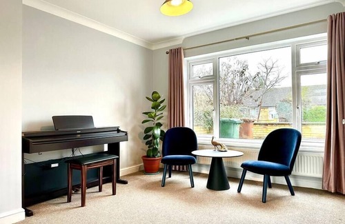 Bicester House | Spacious 3 double bedroomed house in Bicester