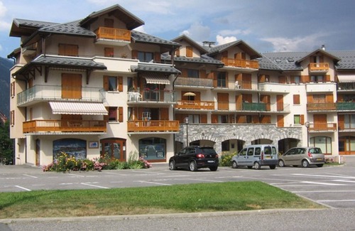Bourg-Saint-Maurice Apartment | Spacious 3-Room Apartment with Mountain View, Near Funicular, Sleeps 6