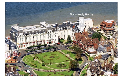 Cabourg Apartment | Spacious 3 room apartment facing the Grand Hôtel de Cabourg