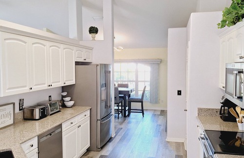 Sebastian Highlands House | Spacious 3Br/2Ba overlooking canal! Waterview Oasis! Heated Pool, Near Beaches!