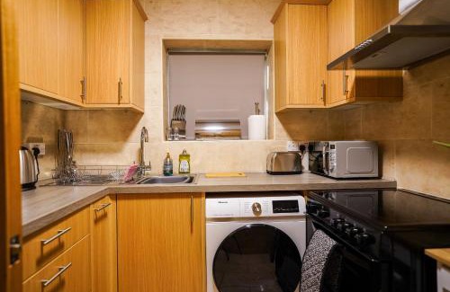 Chase Apartment | Spacious 3BR Apartment, Enfield, North London, Great for Contractors and Relocators