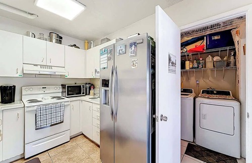 Fontainebleau House | Spacious 3BR Home with Pool Access