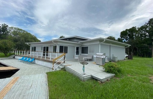 Crystal River House | Spacious 4/2- Pool & boat dock