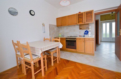 Novalja Apartment | Spacious 4 Apartment for 5 Persons w 2 Terraces, 2 Bedrooms, 2 Bathrooms